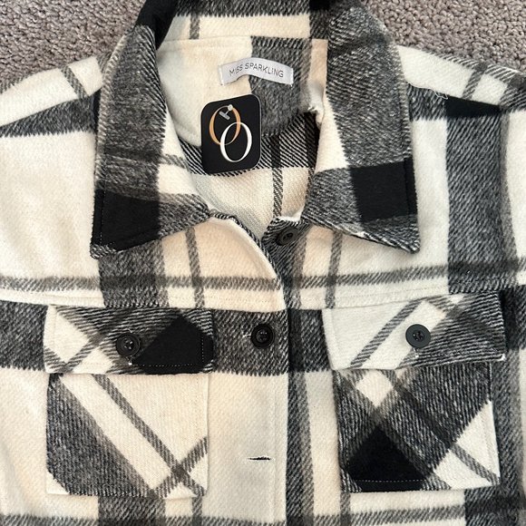 Black & White Plaid Flannel - Picture 5 of 9